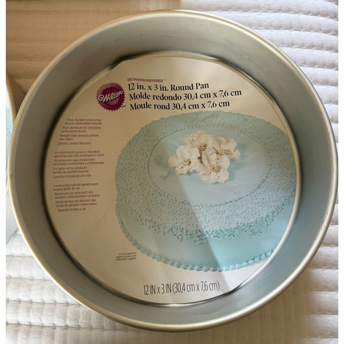 Wilton round cake pan - pan, of