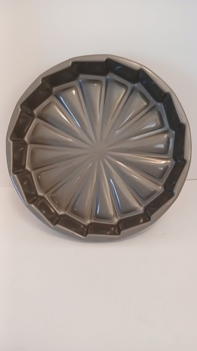 Fluted cake pan grey non - 12",